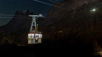 Ski dinner illuminated